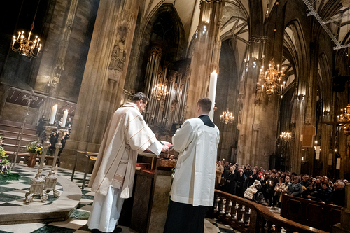 Feier der Osternacht 2026 / Erzdiözese Wien/Schönlaub, Stephan Schönlaub